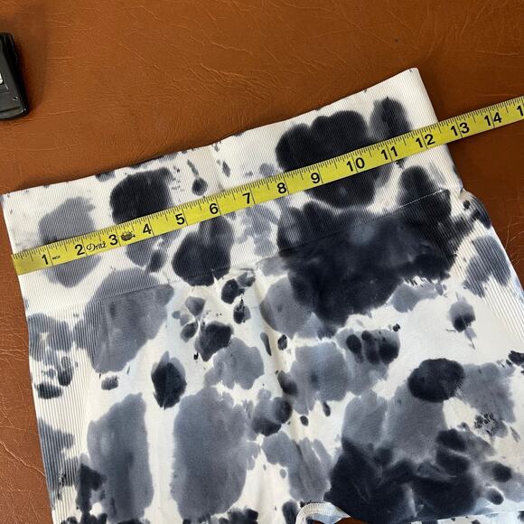 Blanc Noir Infinity High Rise Workout Legging Grey Tie Dye Ankle Detailing Small - Picture 10 of 11